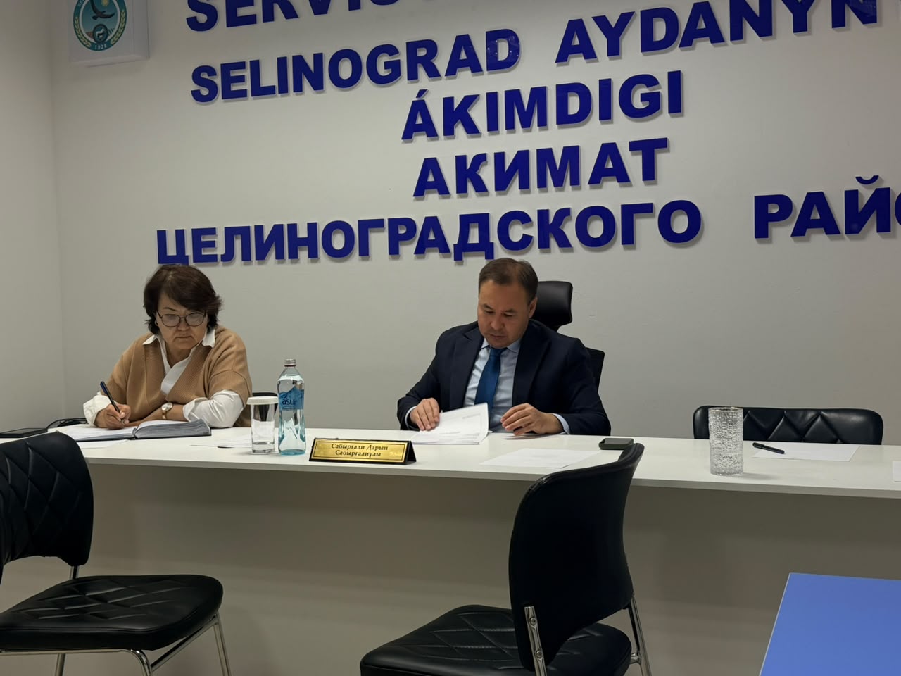 Целиноград ауданының әкімі Дарын Сабырғали азаматтарды жеке мәселелері бойынша кезекті рет қабылдады