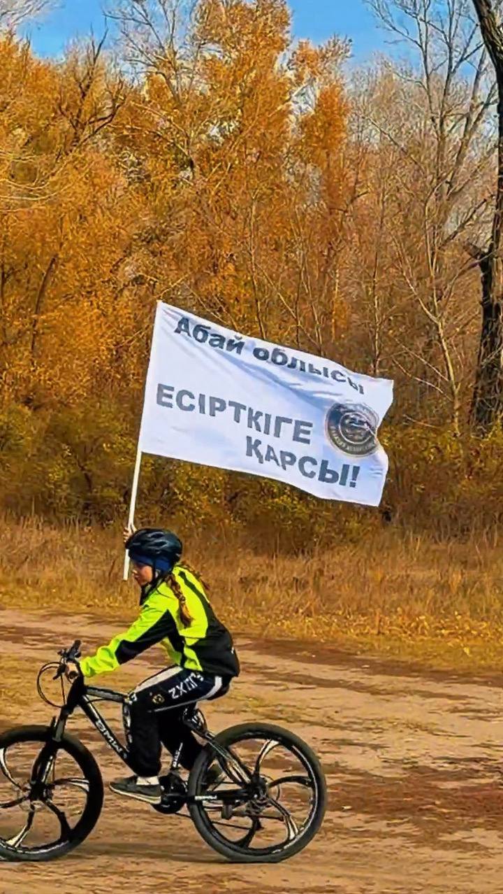 Спорт против наркотиков: в Семее 80 подростков приняли участие в велогонке