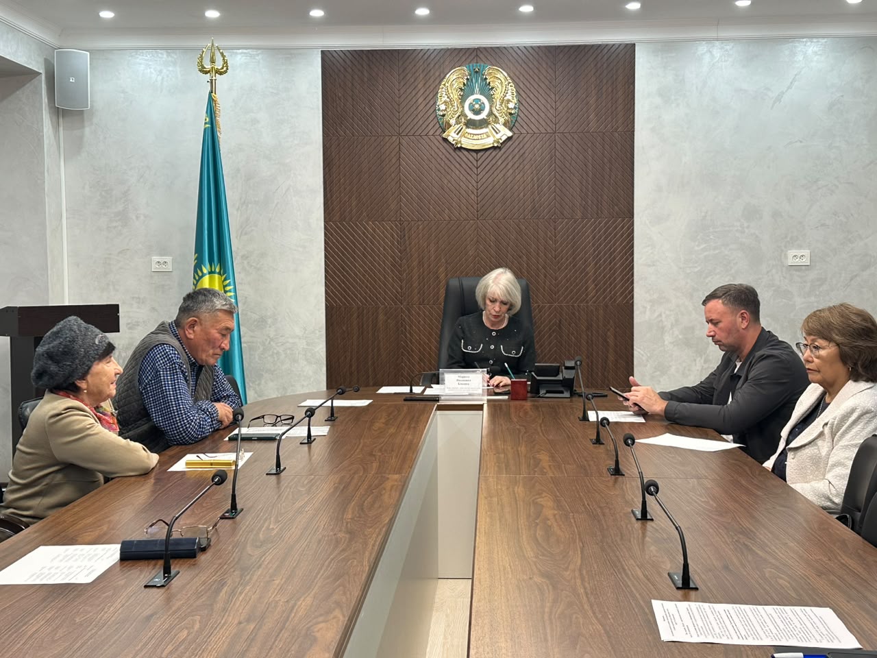 2026 жылғы 14 қазанда Өскемен қаласының ардагерлер ұйымдарының өкілдерімен кездесуге арналған Қоғамдық кеңес комиссиясының отырысы өтті.