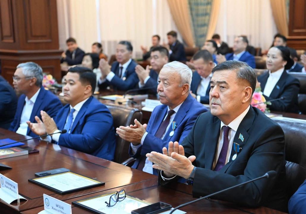 Глава региона встретился с депутатами областного маслихата VIII созыва