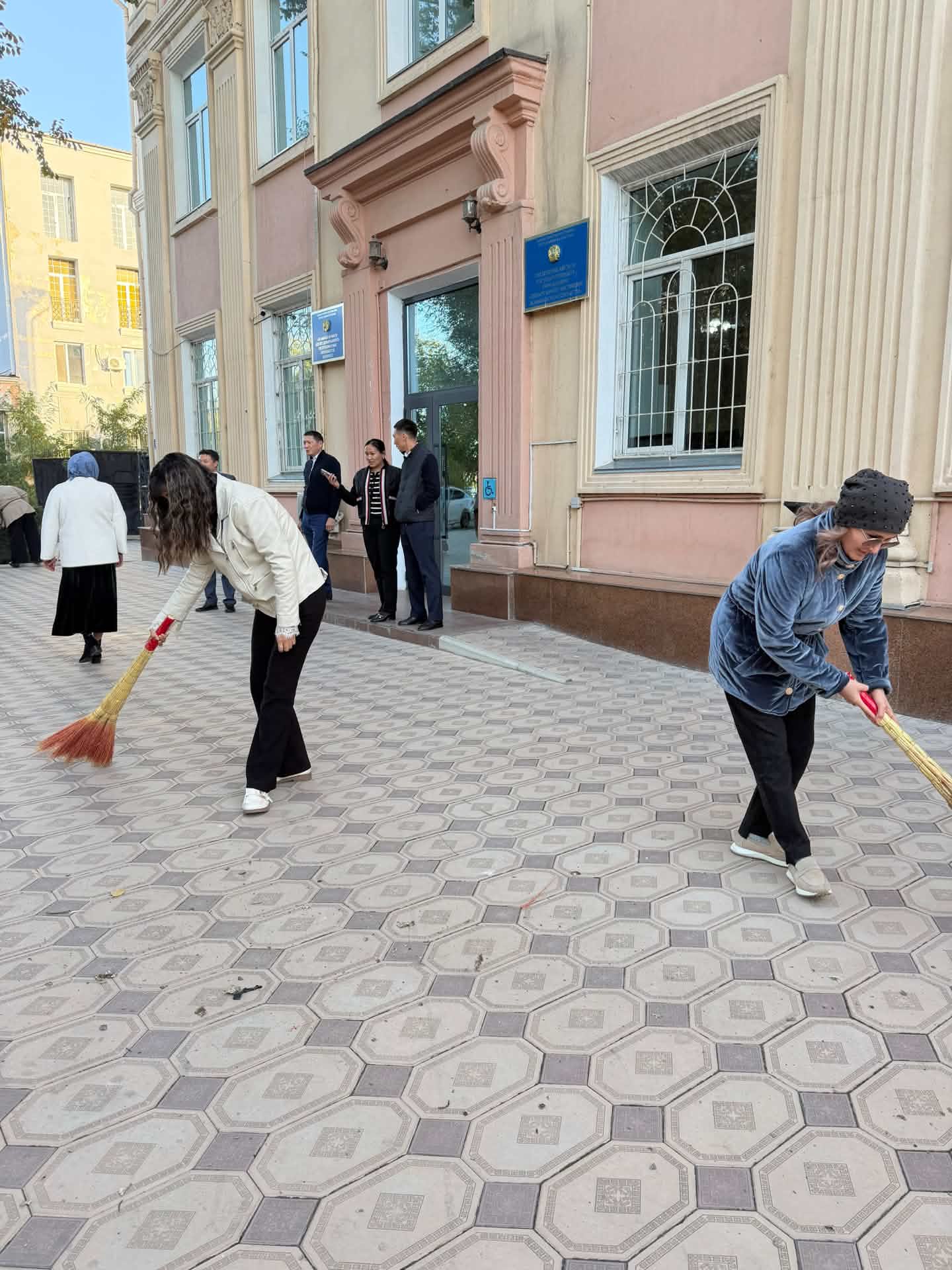 Жамбыл облысында «Таза Қазақстан» жобасы аясында өз аумағын көркейту мен тазалығын сақтау акциясы өткізілді