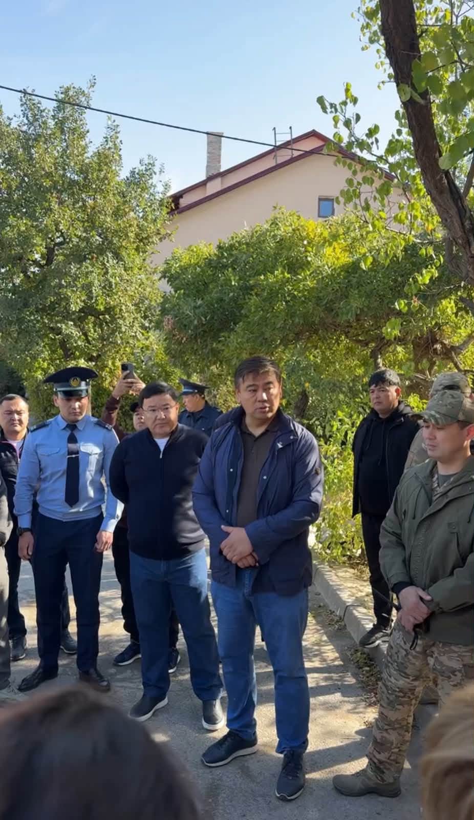 КЕНТАУДАҒЫ ТҰРҒЫН ҮЙДЕГІ ӨРТТІҢ САЛДАРЫН ЖОЮ ЖҰМЫСТАРЫ ЖҮРГІЗІЛУДЕ