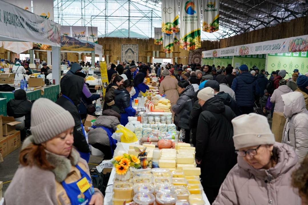 Over 1,600 Tonnes of Food: Agricultural Fair Featuring Producers from Three Regions Held in Astana