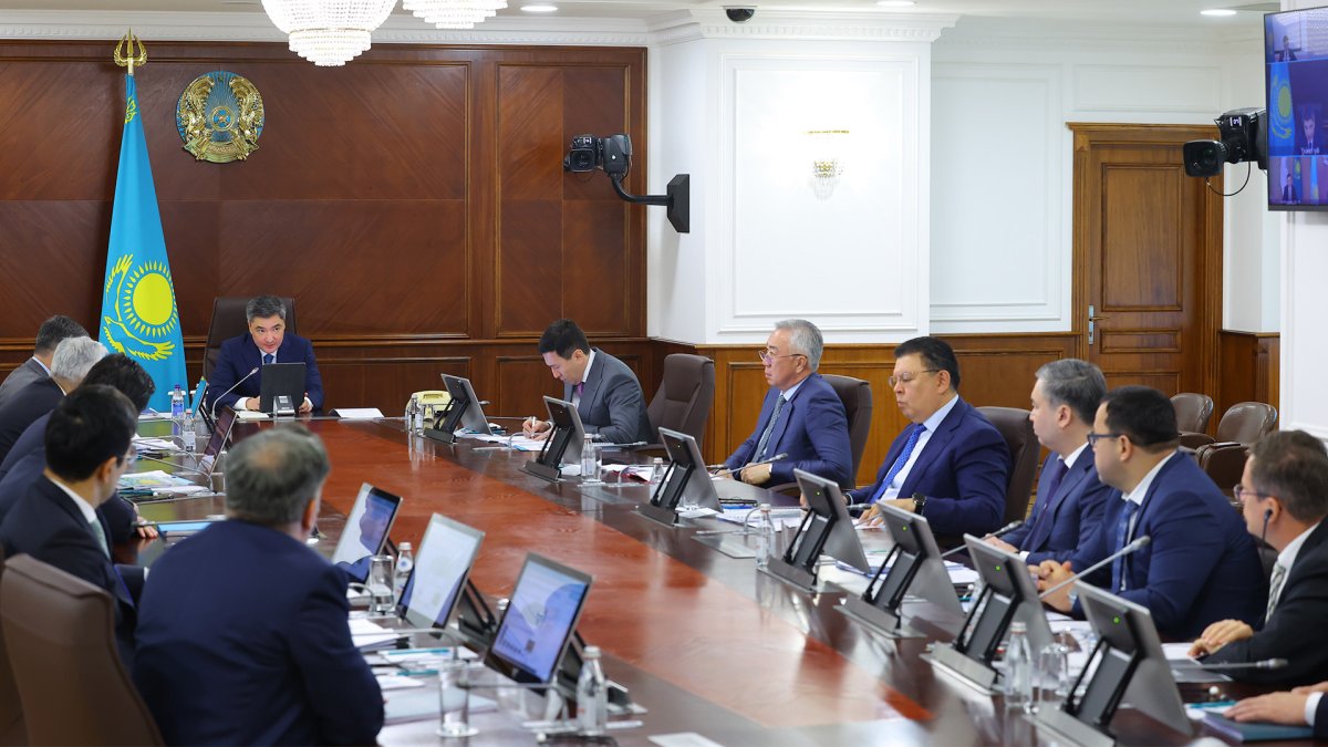 Олжас Бектенов Экономикалық саясат жөніндегі кеңес отырысын өткізді