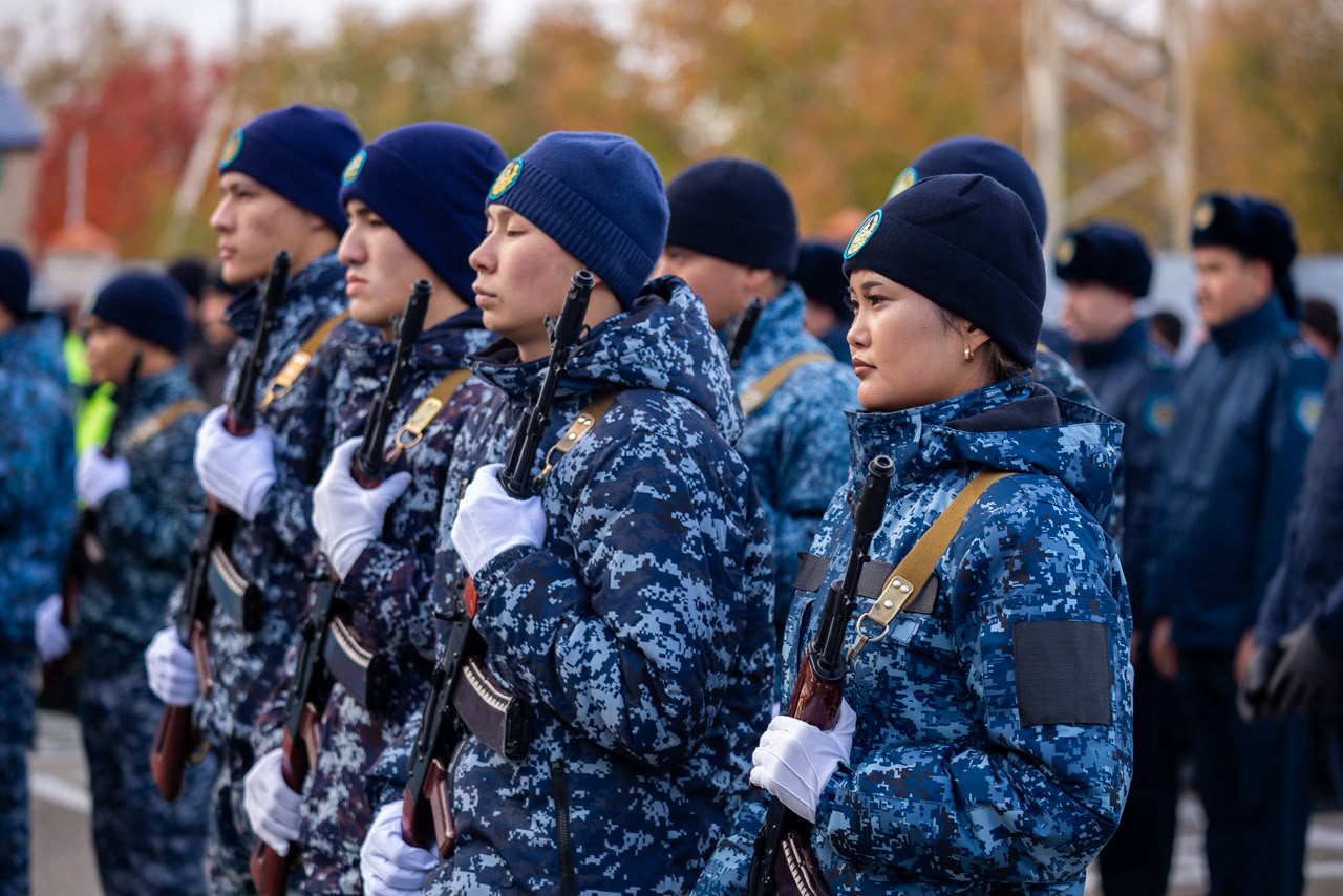 В преддверии Дня Республики 22 сотрудника полиции ВКО приняли присягу