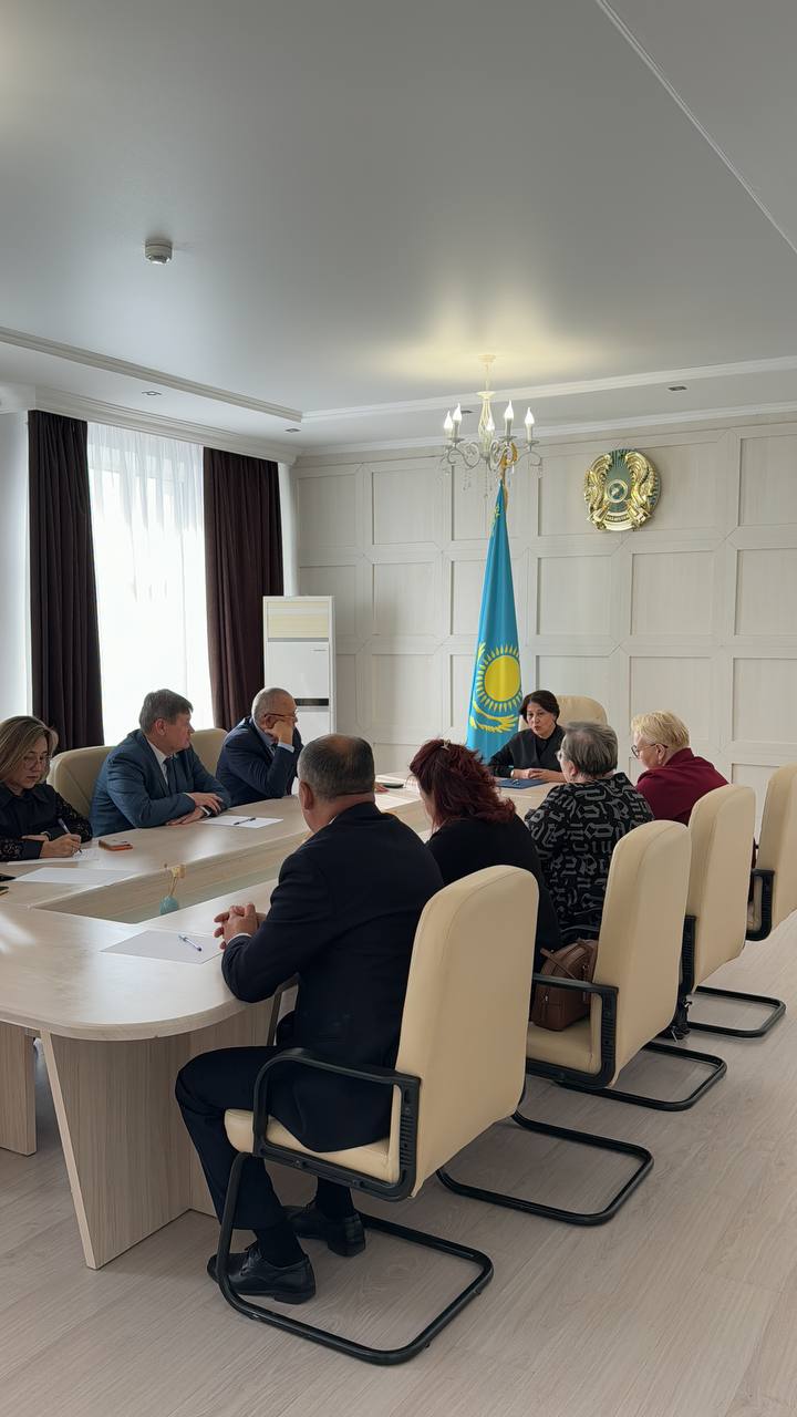 Қостанай облысы Қоғамдық кеңесінің мүшелерімен, кәсіподақ өкілдері мен аймақтық сарапшыларымен кездесу.