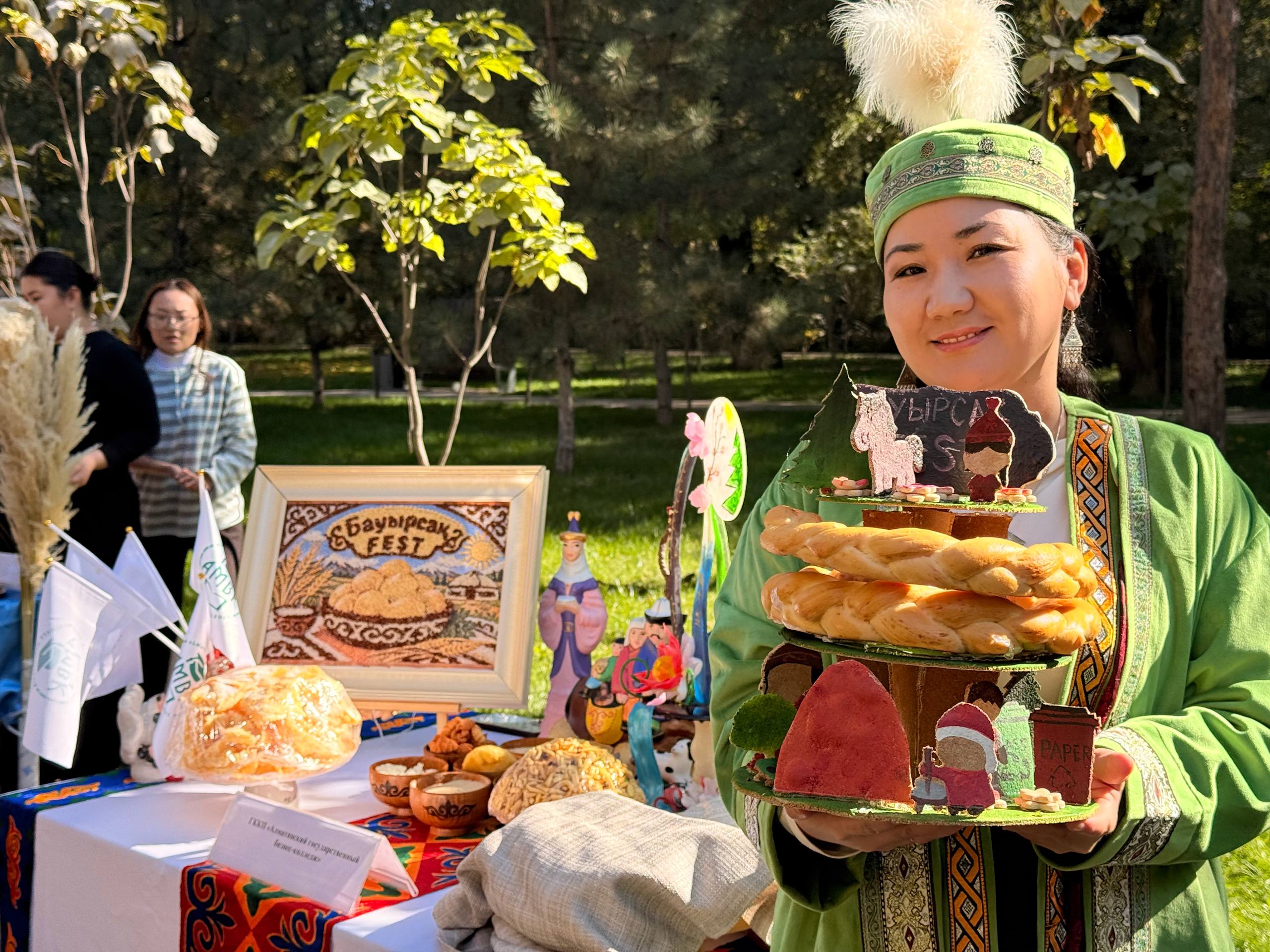 Әуезов ауданында Республика күніне орай «Бауырсақ Fest – 2026» республикалық фестивалі өтті