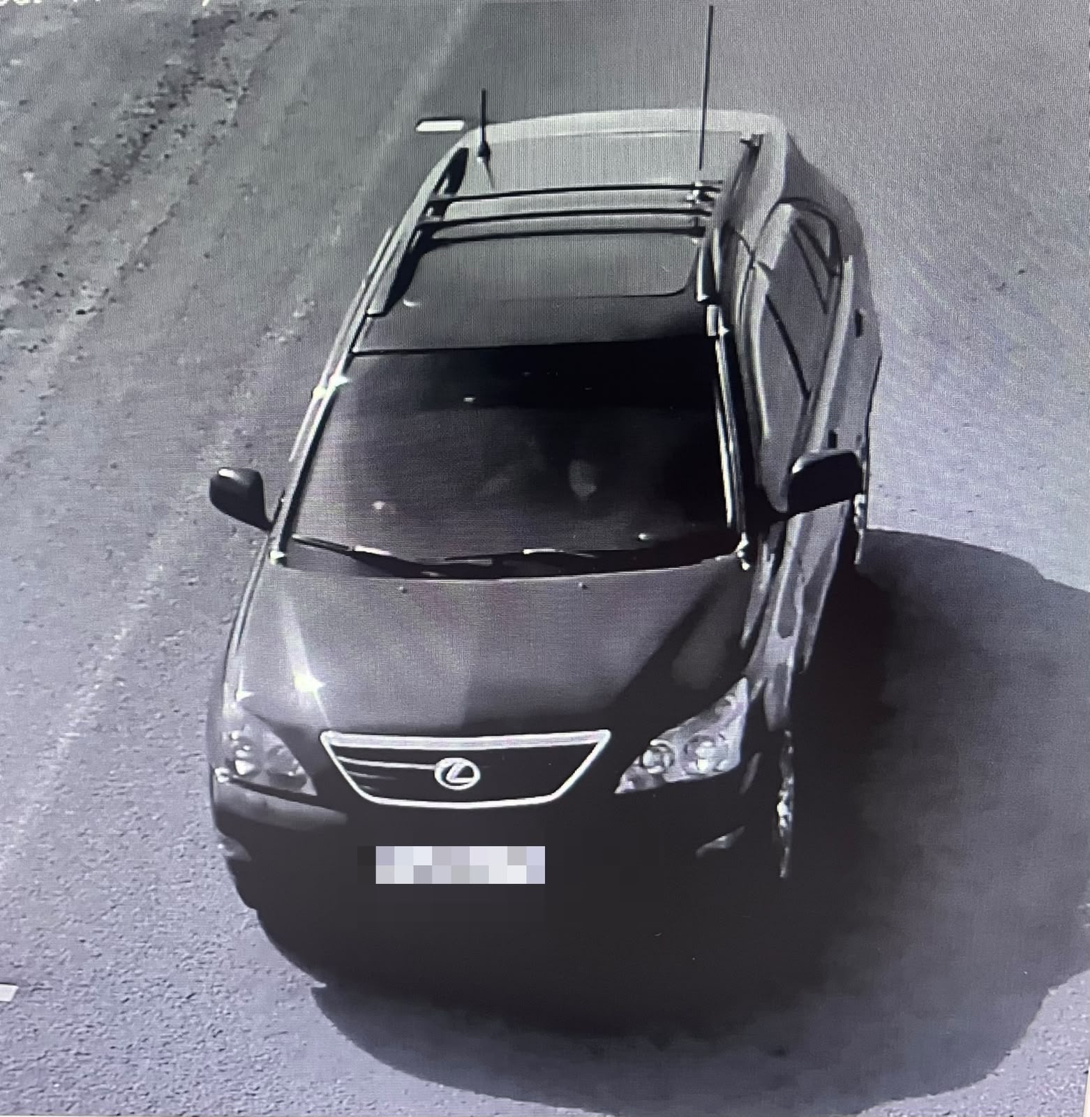 Лихач  на  Lexus rx330, 14 раз попал под прицелы камер