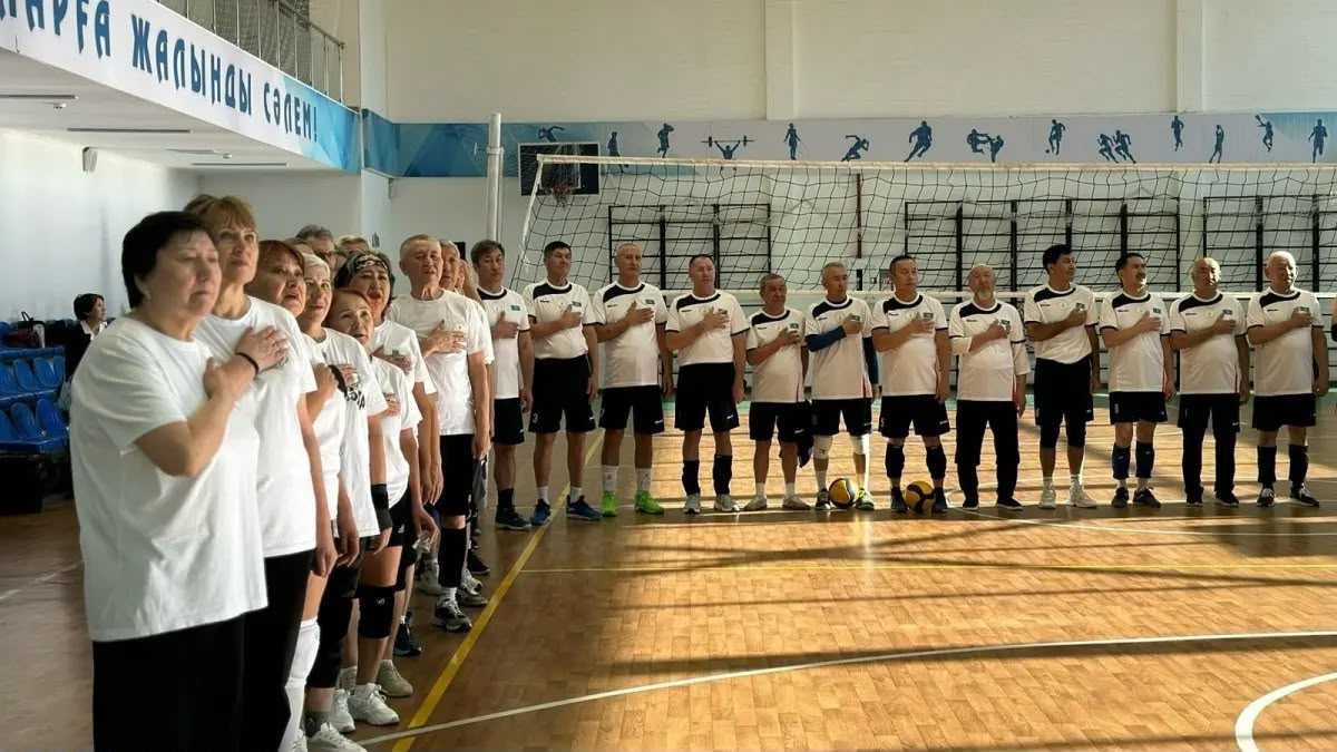 Астанада зейнеткерлер арасында Республика күніне орай волейболдан жарыс өтті