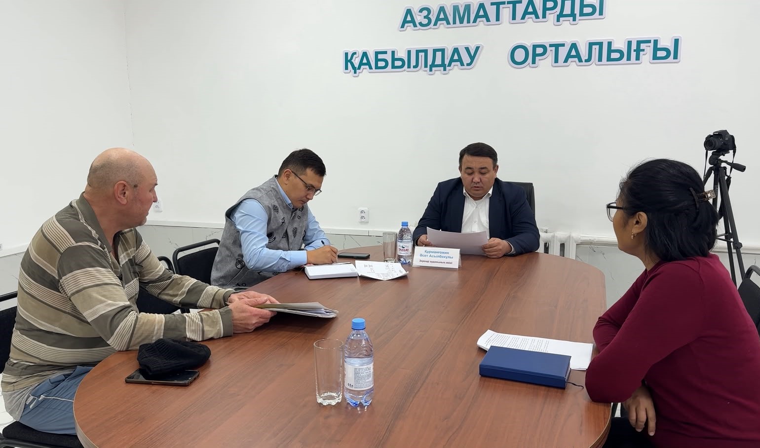 Аким района провел личный прием граждан