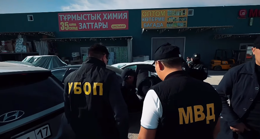 Угрожали расправой и требовали 10 млн тенге: в Шымкенте задержаны двое мужчин