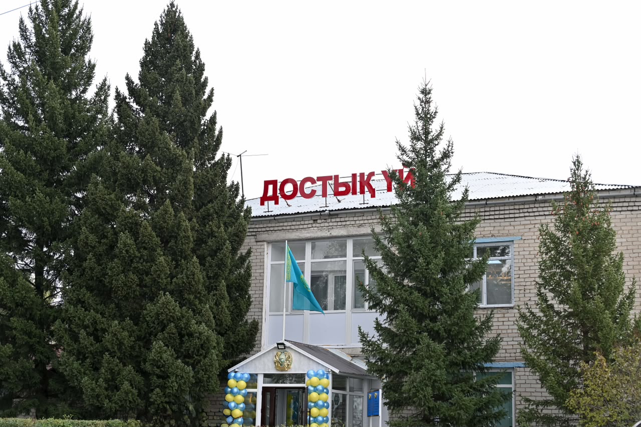 Бородулиха ауданында Достық үйі күрделі жөндеуден өтіп, аллея абаттандырылды