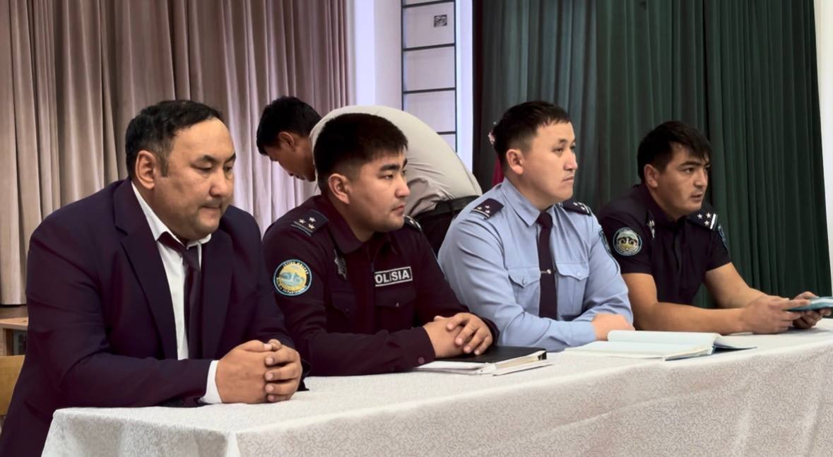 В рамках ОПМ «Безопасный дом» полицейские проводят профилактическую работу с молодежью