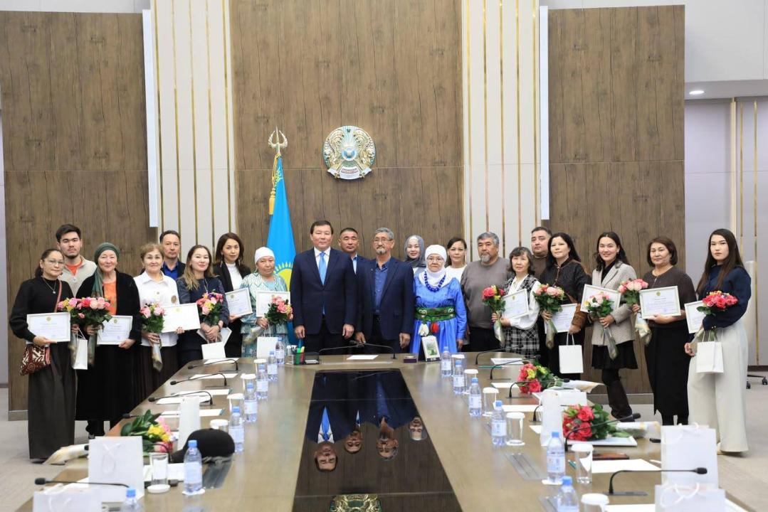Асхат Шахаров ақтөбелік креаторларды марапаттады