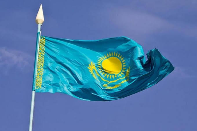 С Днем Республики!