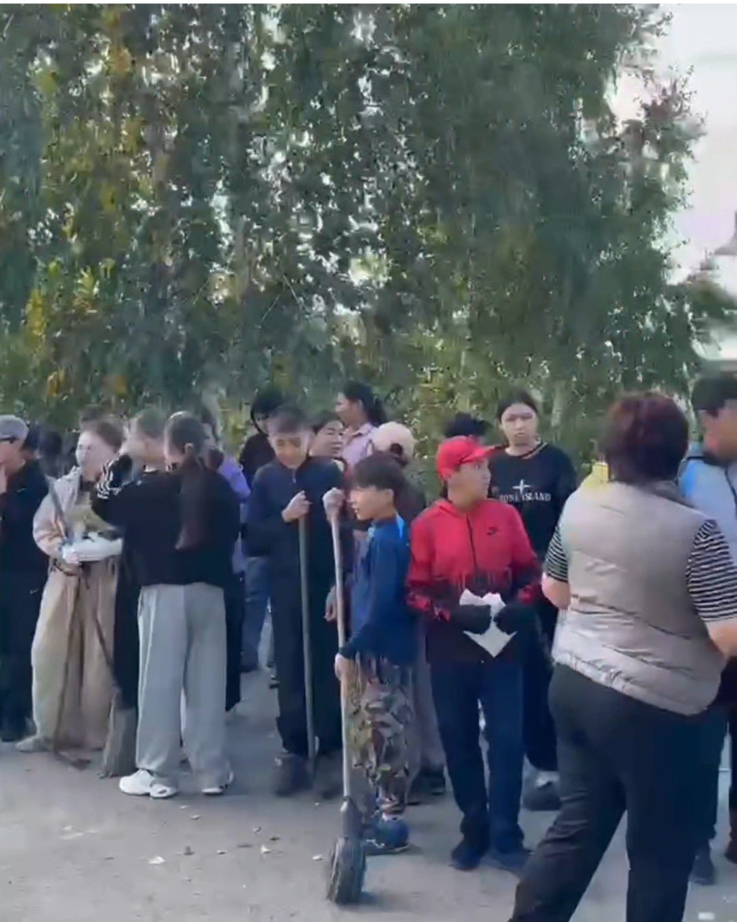 В рамках реализации поручения Главы государства, в рамках республиканской экологической программы «Таза Қазақстан» в селе Обаған прошел масштабный субботник.