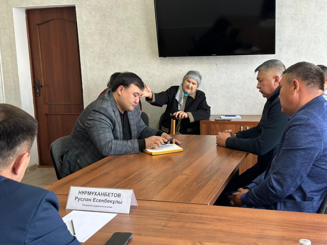 Встреча аким района с населением п.Осакаровка