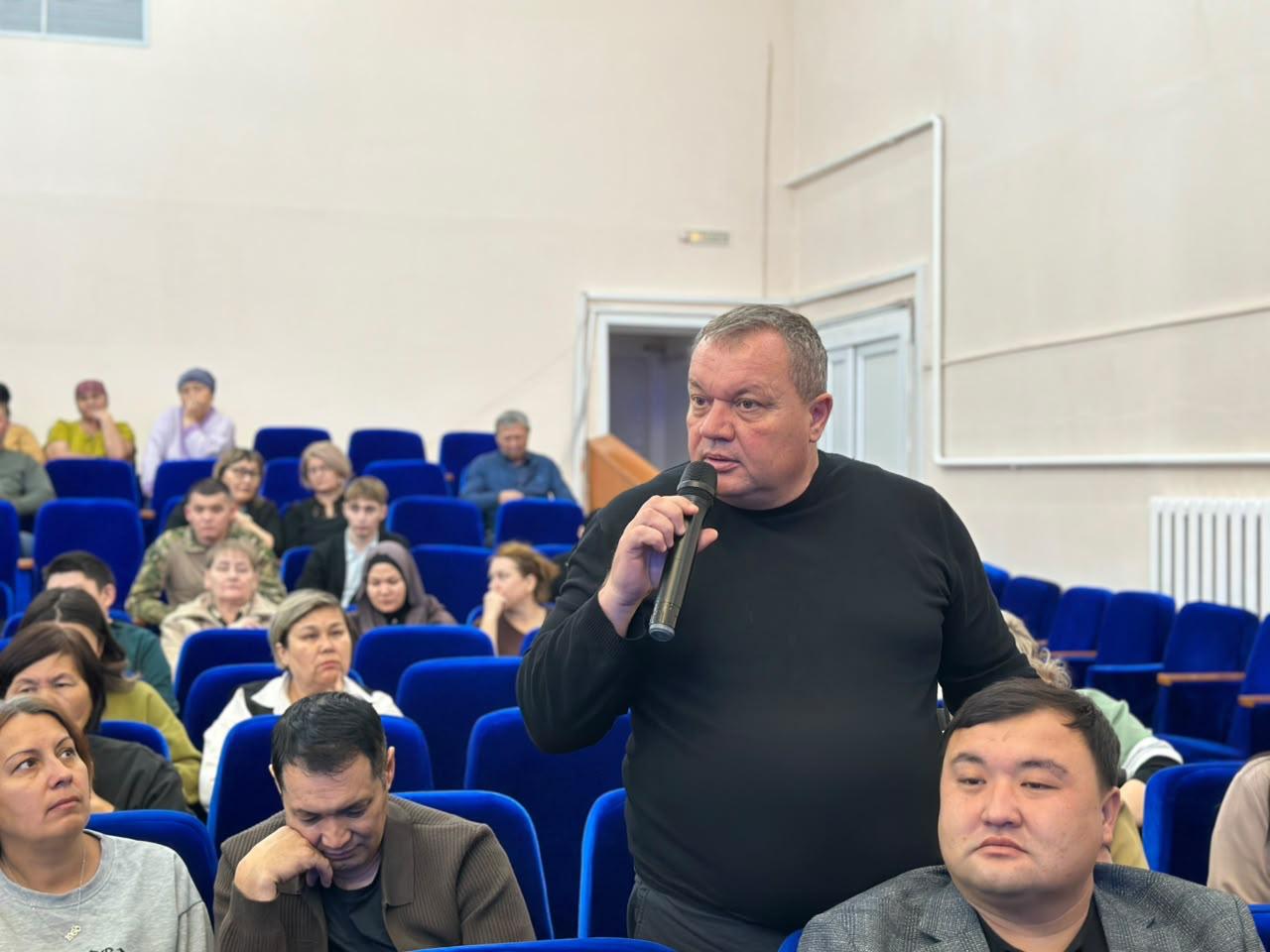 Встреча аким района с населением п.Осакаровка