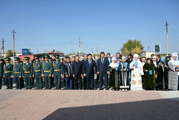 В ЖЕТЫСАЕ ПОДНЯЛИ ГОСУДАРСТВЕННЫЙ ФЛАГ В ЧЕСТЬ ДНЯ РЕСПУБЛИКИ