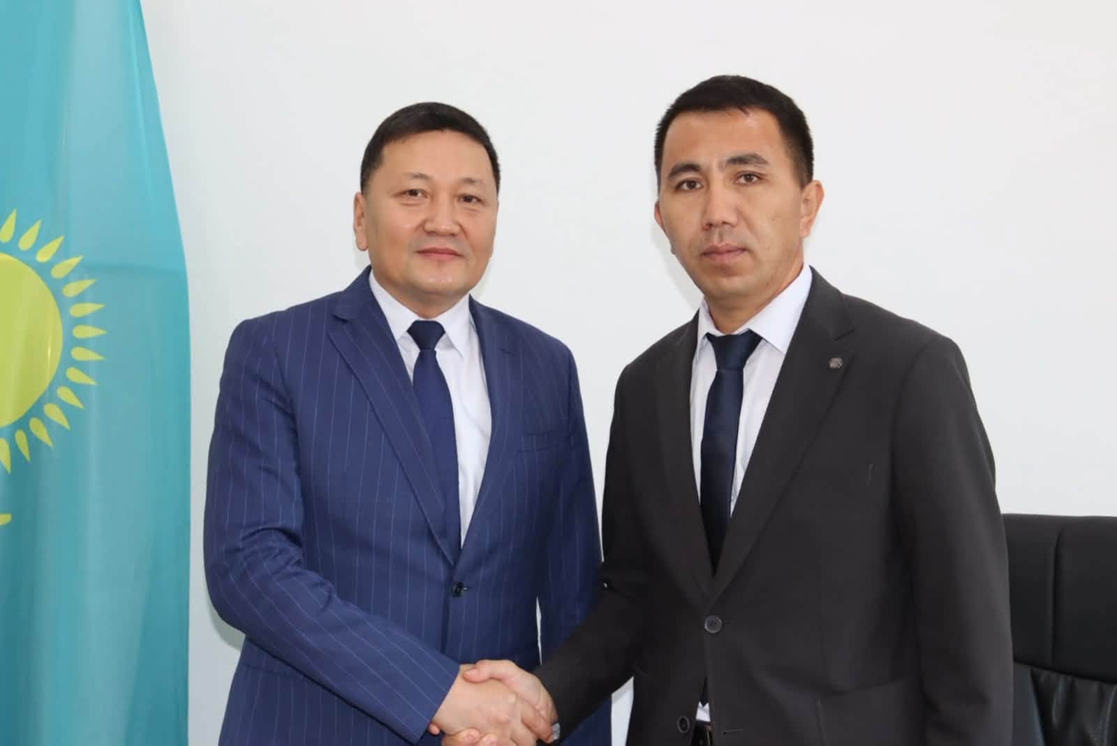 Аким района К. Суйеугалиев представил в актив Аккозинского сельского округа вновь избранного акима. По итогам выборов, состоявшихся 18 октября 2026 года, Кайрлиев Ерлан Сабиржанович был избран акимом Аккозинского сельского округа.
