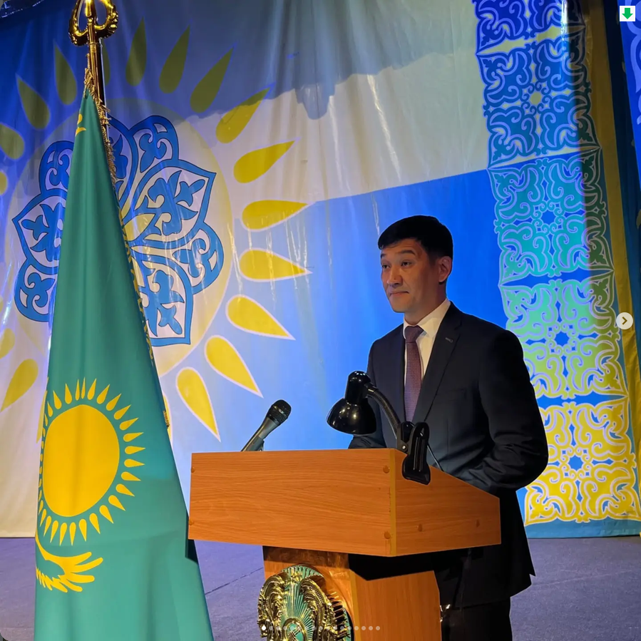 Алтай қаласының Мәдениет орталығында Қазақстан Республикасының Республика күніне арналған «Елдігімнің еңсесі биік» атты мерекелік концерт өтті.