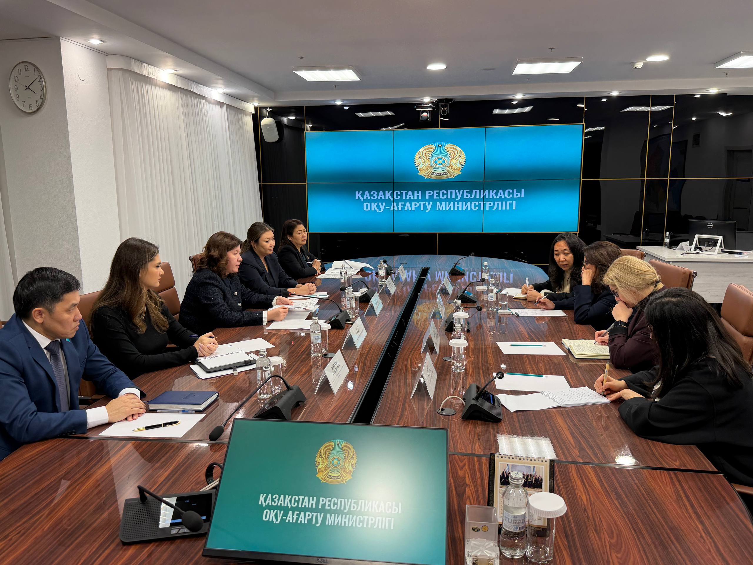 Министр просвещения встретилась со специальным представителем Генерального секретаря ООН