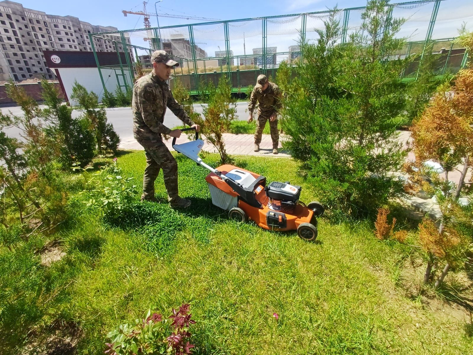 ТАЗАЛЫҚ ӨЗІМІЗДЕН БАСТАЛАДЫ: ҚҰТҚАРУШЫЛАР «ТАЗА ҚАЗАҚСТАН» АКЦИЯСЫН ҚОЛДАЙДЫ