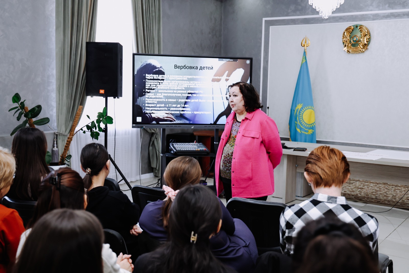 Как вовремя увидеть, что подросток оказался под опасным влиянием?