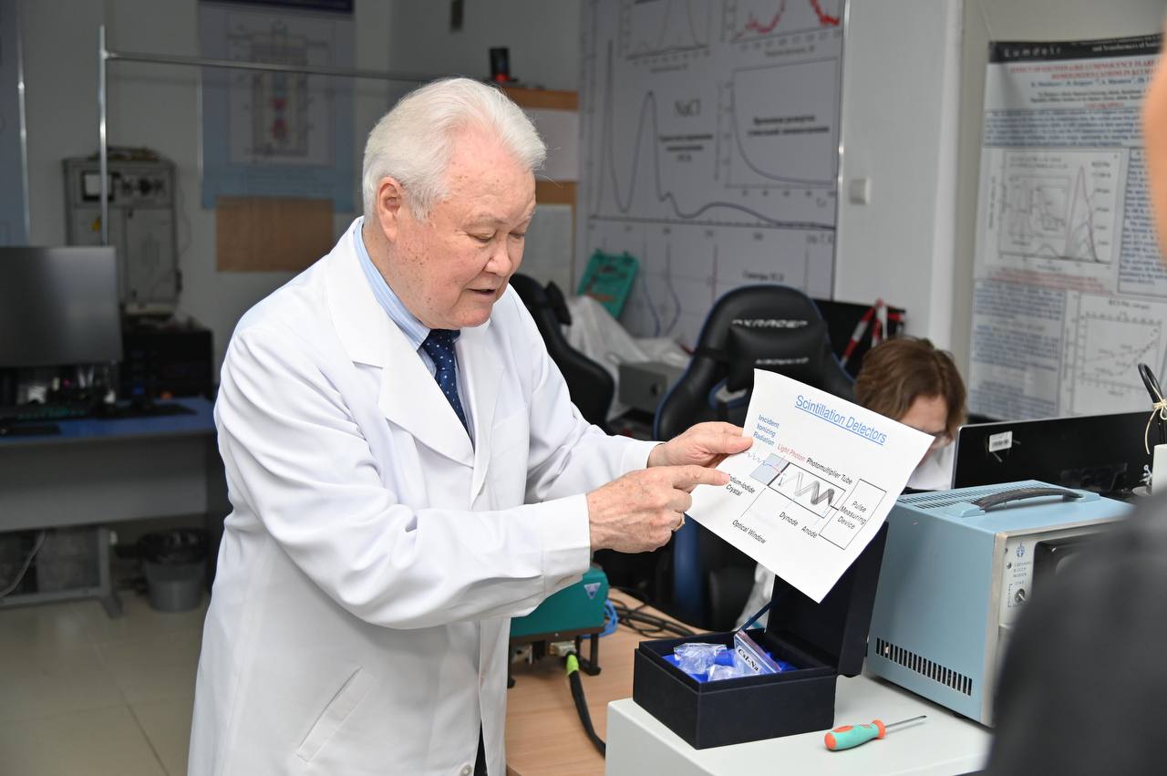 Ақтөбелік ғалымдар радиацияны зерттейтін мобильді құрылғы әзірледі