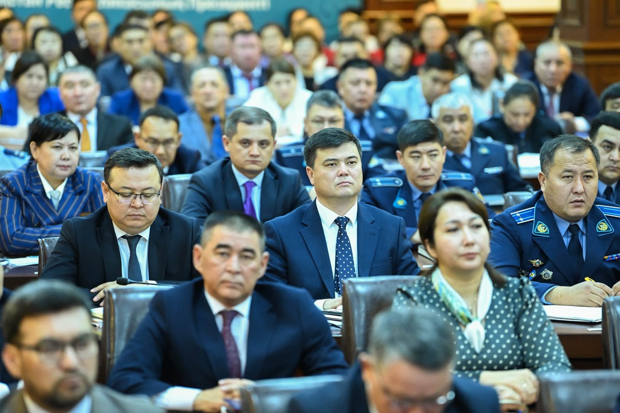 Оған құқық қорғау органдарының бірінші басшылары, облыс әкімінің орынбасарлары, басқарма басшылары, білім беру ұйымдарының директорлары мен ата-аналар комитеттерінің төрағалары қатысты.