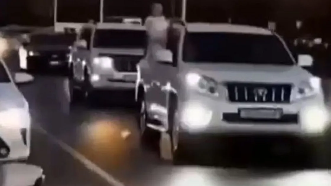 Свадебный кортеж в ЗКО: опасные действия на дороге