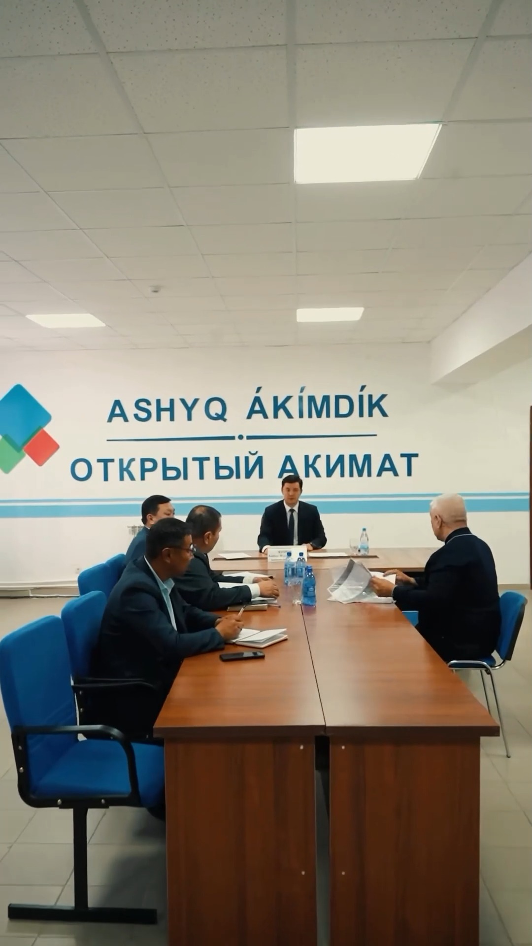 АУДАН ӘКІМІ АЗАМАТТАРДЫ ЖЕКЕ МӘСЕЛЕЛЕРІ БОЙЫНША ҚАБЫЛДАДЫ