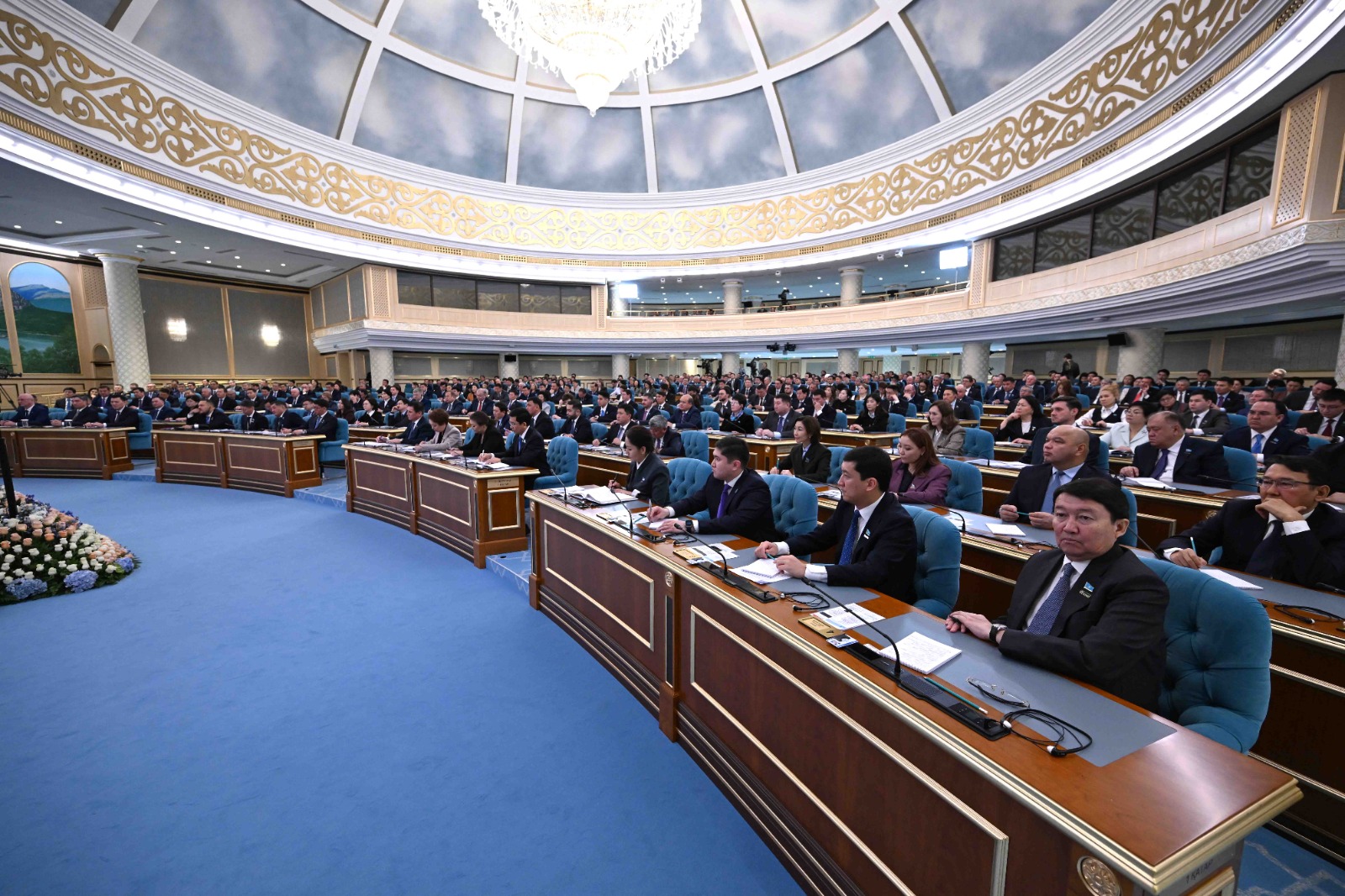 Президент Жолдауы мемлекеттік органдардың алдағы жұмысына және Қазақстан өңірлерінің тұрақты дамуына жаңа бағдарлар белгіледі.