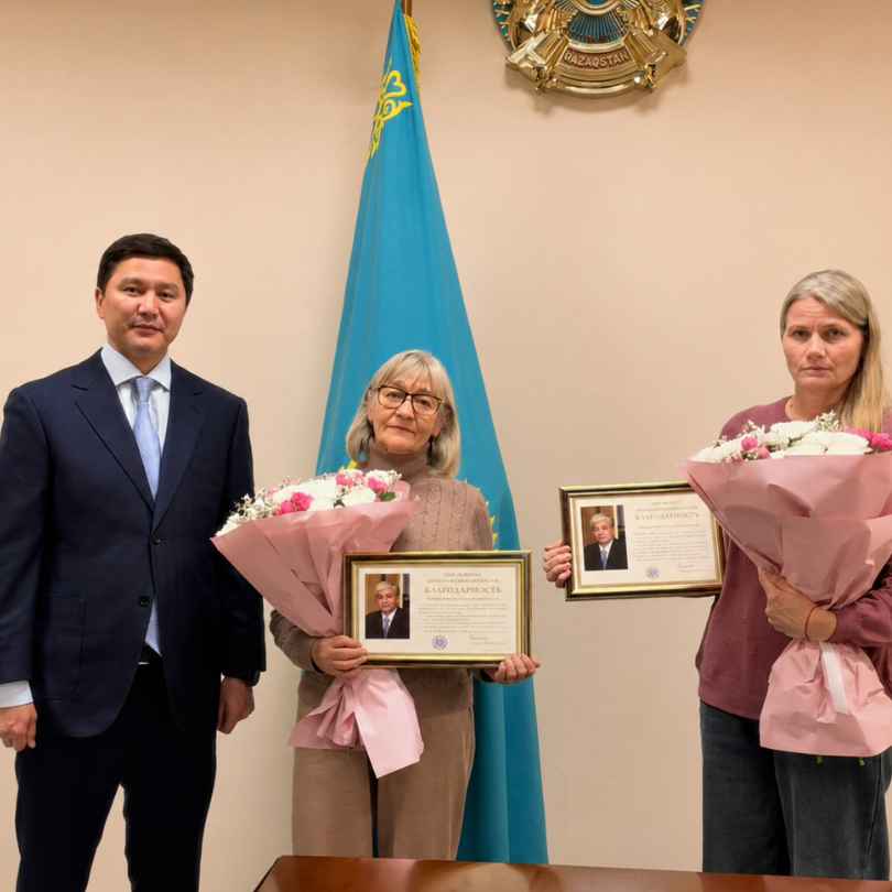 В преддверии Дня Республики жителям домов по улице М. Дулатова, 176,178,180 вручили благодарственные письма
