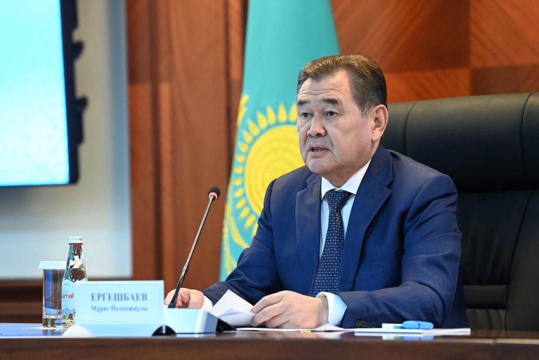 Аймақ басшысы облыстық мәслихаттың VIII шақырылымының депутаттарымен кездесті