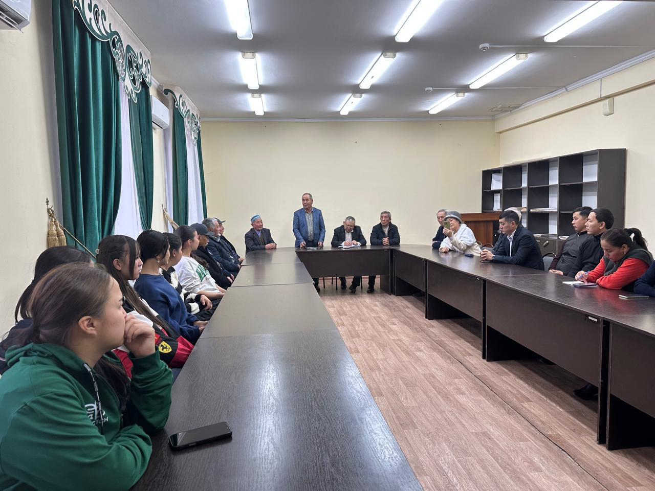 Ежегодный отчет Совета старейшин в селе Шарын