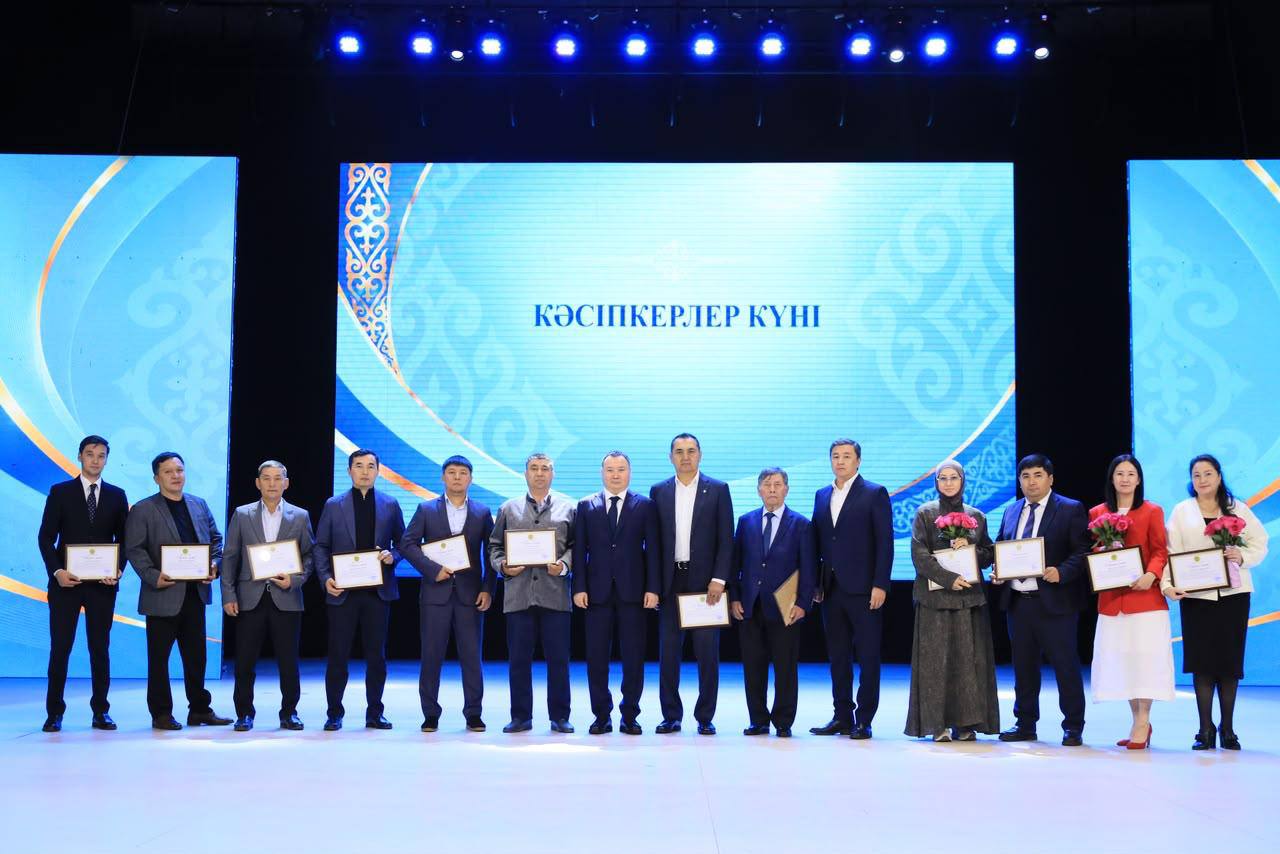 Ақтөбе облысында кәсіпкерлікті қолдау шаралары кеңейтілуде: өңірдің үздік кәсіпкерлері марапатталды